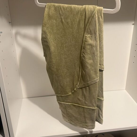 $138 Lululemon Fast and Free High Rise Tight 25" Size 8 - Picture 4 of 9